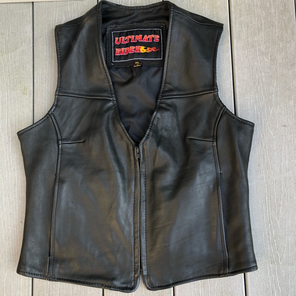 ULTIMATE RIDER Black Leather Biker Vest, Size XL